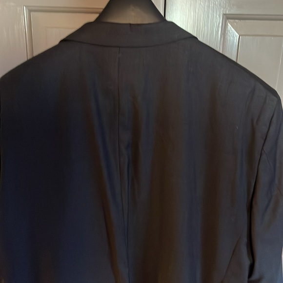 Kenneth Cole 2 piece 2 button suit in charcoal. 58 long coat - Picture 14 of 14